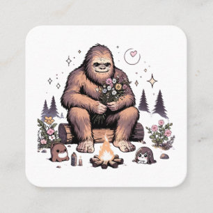 Tarjeta De Visita Cuadrada Sasquatch sosteniendo flores