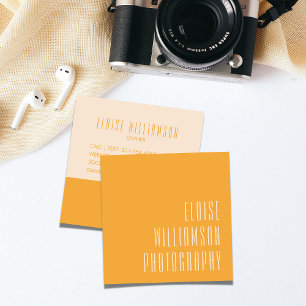 Tarjeta De Visita Cuadrada Tipografía Negrita Chic Moderna de Moda Amarillo Q