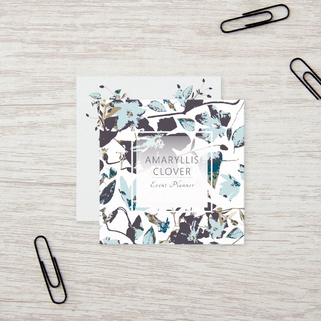 Tarjeta De Visita Cuadrada Vino azul marrón azul florido de Clematis (Clematis Flowering Blue Brown Vine Square Business Card from Studio Posies.)