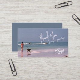 Tarjeta De Visita Dama y perro de inspiración retro en la playa grac