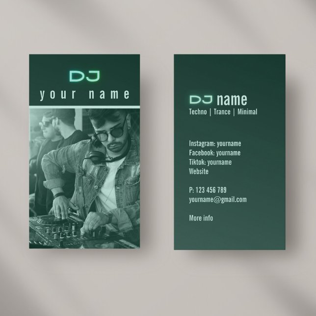 Tarjeta de visita de tecnología verde para DJ con  (Subido por el creador)