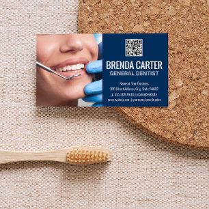 Tarjeta De Visita Dentista trabajando con paciente   Código QR