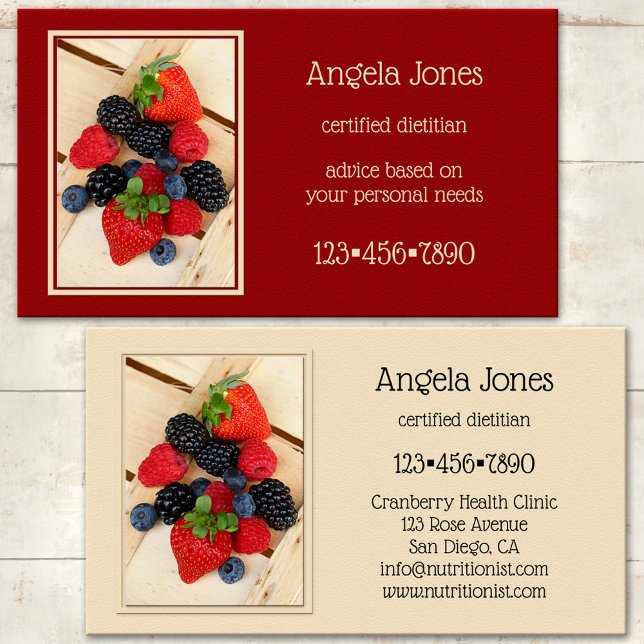 Tarjeta de visita dietista profesional nutricionis (Business card featuring cheerful summer fruits on a crate background - dietitian - nutritionist)