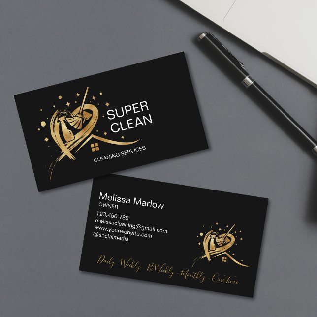 Tarjeta De Visita Duster Bu Residencial y de Limpieza Comercial para (gold cleaning logo with cleaning tools in the heart)