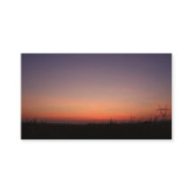 el sol se eleva rojo es hermoso