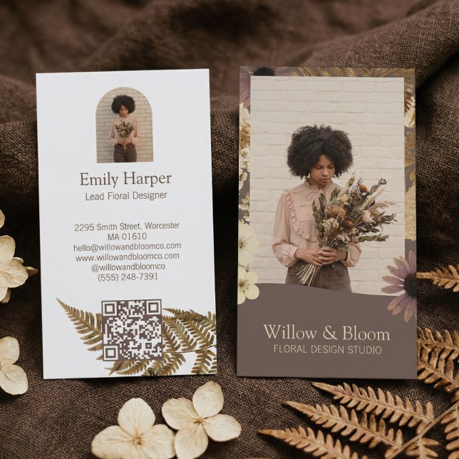 Tarjeta De Visita Elegant Boho Botanical Wildflower Floral Photo QR (Elegant Boho Botanical Wildflower Floral Photo QR Business Card)