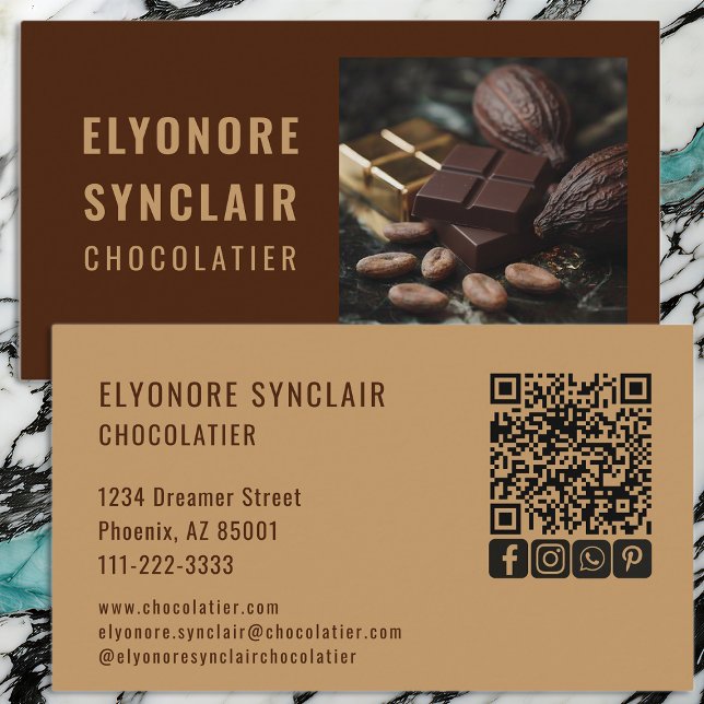 Tarjeta De Visita Elegant Brown Caramel Chocolatier Photo Social QR  (Subido por el creador)