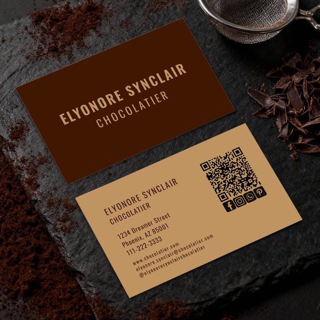 Tarjeta De Visita Elegant Brown Chocolatier Social Icon QR Code  (Subido por el creador)