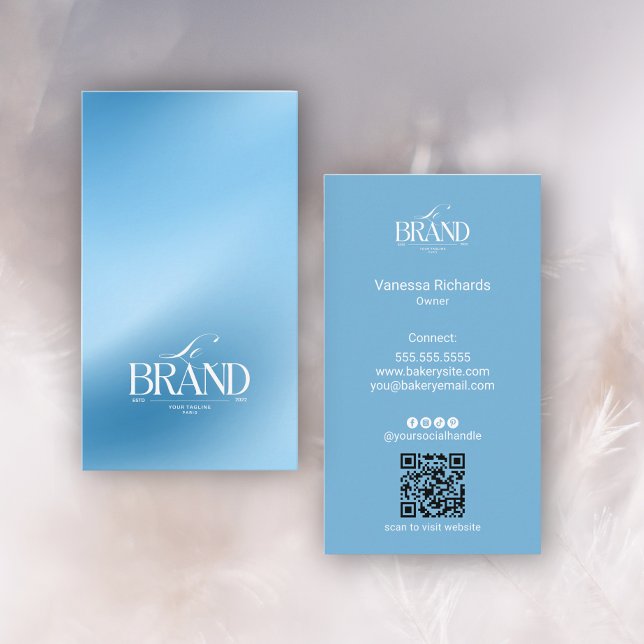Tarjeta De Visita Elegant Cool Icy Blue Smooth Gradient QR Code Logo (Subido por el creador)
