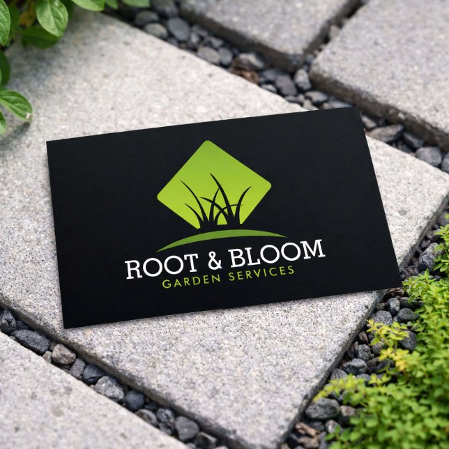 Tarjeta De Visita Elegant Gardener Green Grass Logo Minimal Black (Subido por el creador)