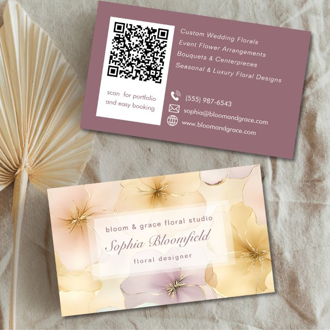 Tarjeta De Visita Elegante Diseñador de Flores Pastel Gold (Subido por el creador)