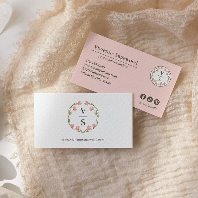 Tarjeta De Visita Elegante Escudo de Monograma Botánico Floral Verde (Subido por el creador)