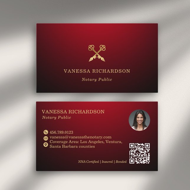 Tarjeta De Visita Elegante esqueleto rojo y oro clave notario modern (Subido por el creador)