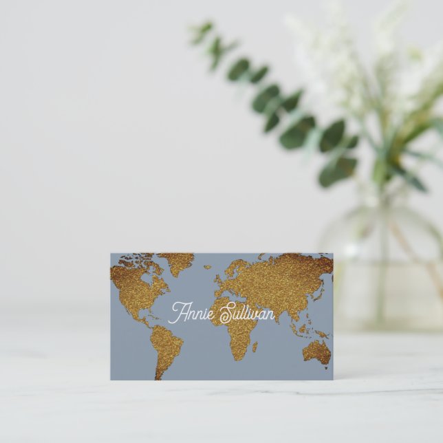 Tarjeta De Visita Elegante Faux Gold World Map Dusty Blue (Anverso de pie)
