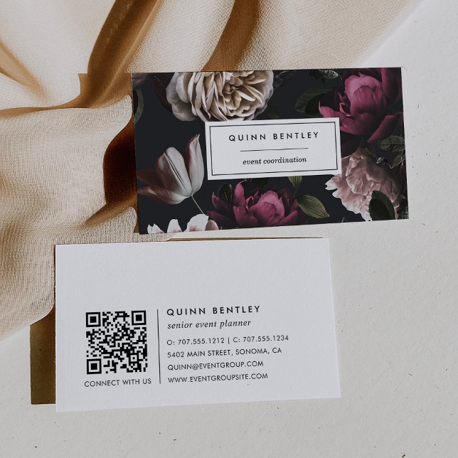 Tarjeta De Visita Elegante Floral oscura sobre negro | Código QR (Subido por el creador)