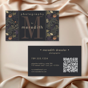 Tarjeta De Visita Elegante Floral Oscuro Monograma QR de William Mor