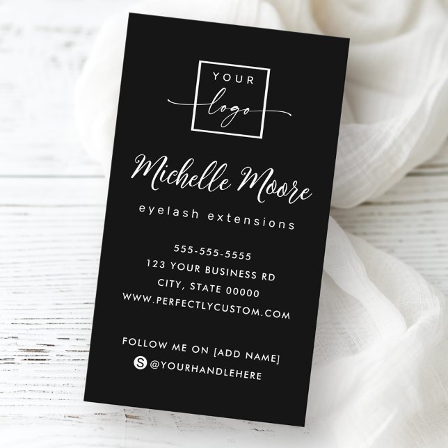 Tarjeta De Visita Elegante guión personalizado vertical negro (Elegant script black vertical custom logo business card)