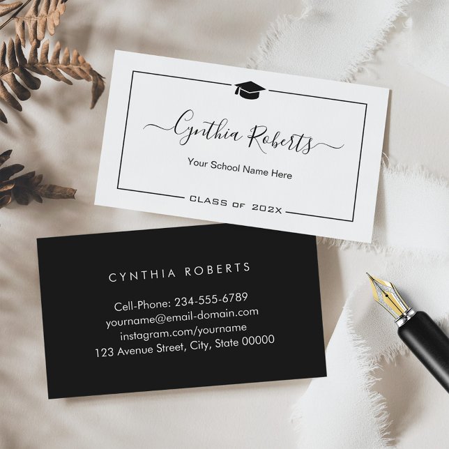 Tarjeta De Visita Elegante guión sencillo de graduación en blanco ne (Subido por el creador)