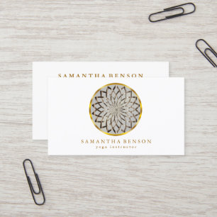 Tarjeta De Visita Elegante Logotipo de Loto de Oro Moderno Estiloso 