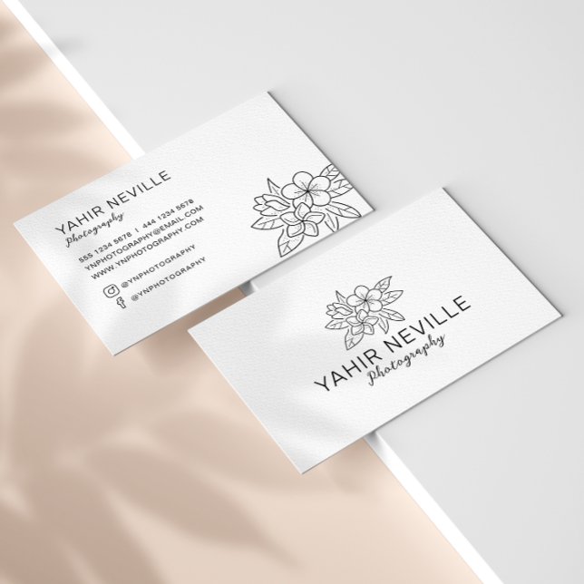 Tarjeta De Visita Elegante logotipo floral blanco y negro (Subido por el creador)