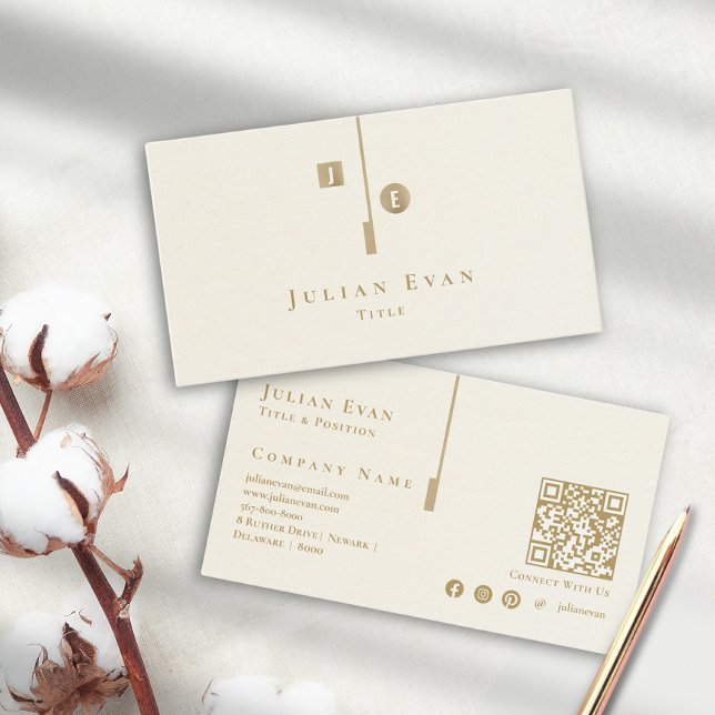 Tarjeta De Visita Elegante Monograma de oro artístico marfil blanco  (Elegant Artistic Ivory White Creamy Gold Monogram Business Card)