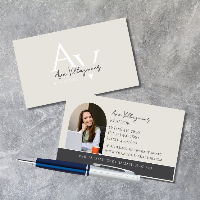 Tarjeta De Visita Elegante Monograma Profesional Neutral (Elegant and professional agent business card that makes a great first impression!)