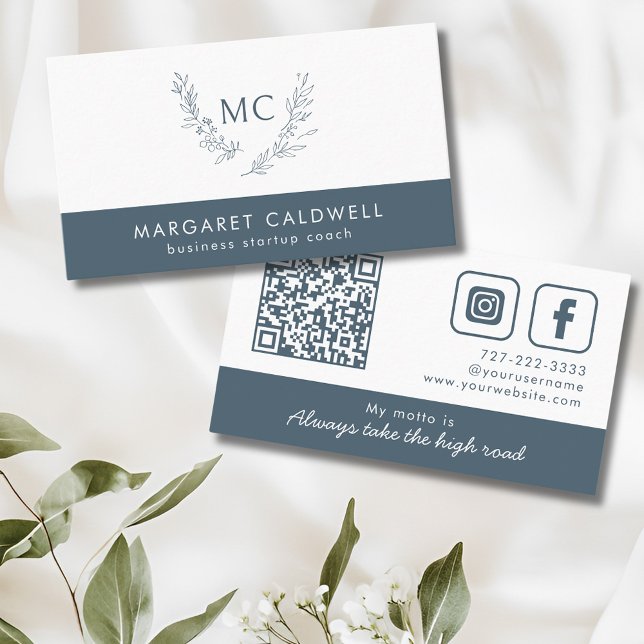 Tarjeta De Visita Elegante pizarra neutra de anorema de monograma (Slate Gray Monogram Wreath Social Media Business Card)