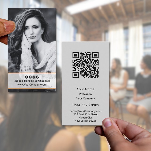 Tarjeta De Visita Elegante retrato social gris y negro (Elegant Gray & Black Social Portrait Business Card)