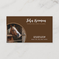 Elegantes establos de fotografía de caballos marro