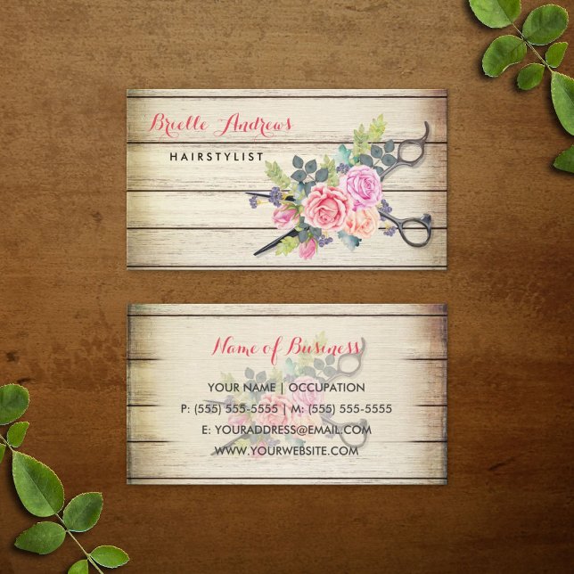 Tarjeta De Visita Encantadoras tijeras de madera de granero y Rosas (Charming Barn Wood Scissors and Roses Hairstylist Business Cards)