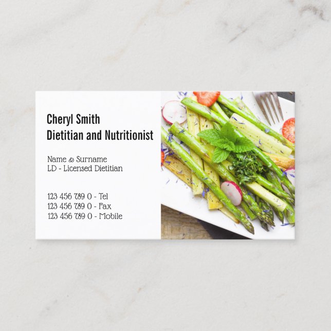 Tarjeta De Visita Ensalada dietista sana de espárragos en el jardín (Anverso)
