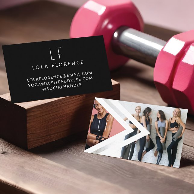 Tarjeta De Visita Entrenador de fitness personal de moda 2 Monograma (Trendy Personal Fitness Trainer 2 Photo Monogram Business Card)