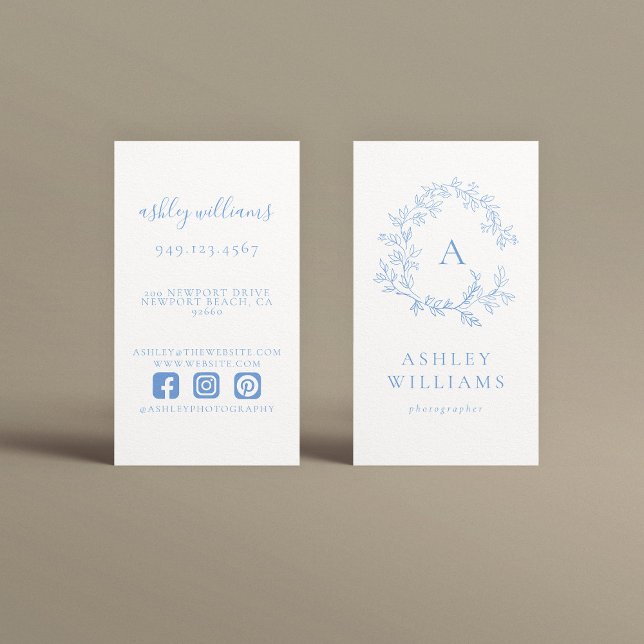 Tarjeta De Visita Escudo Floral Profesional Pastel Blue Monogram (Subido por el creador)