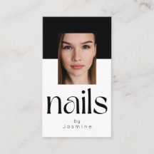 Especialista en uñas de foto elegantes en blanco y