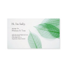 Esqueletos de hojas sobre blanco