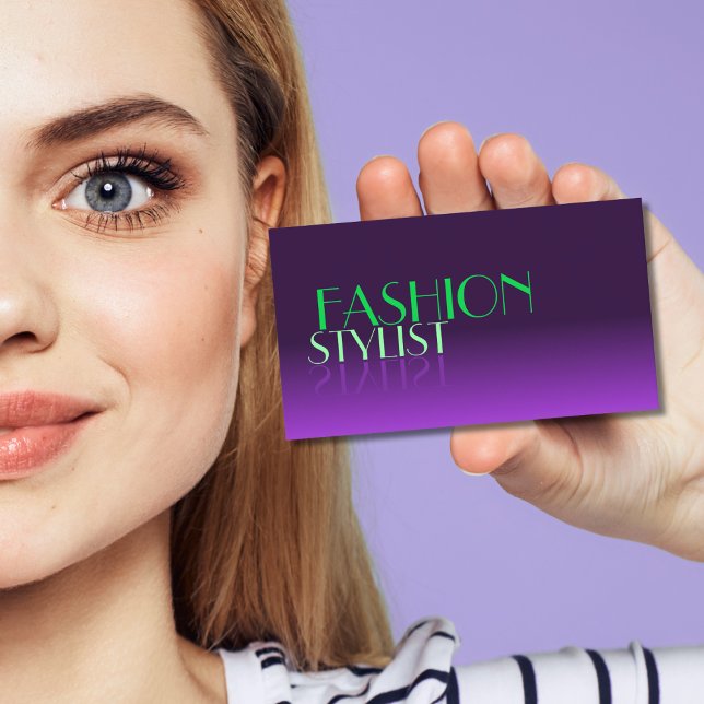 Tarjeta De Visita Estilo Purple y Green Mirror Font Professional (Subido por el creador)