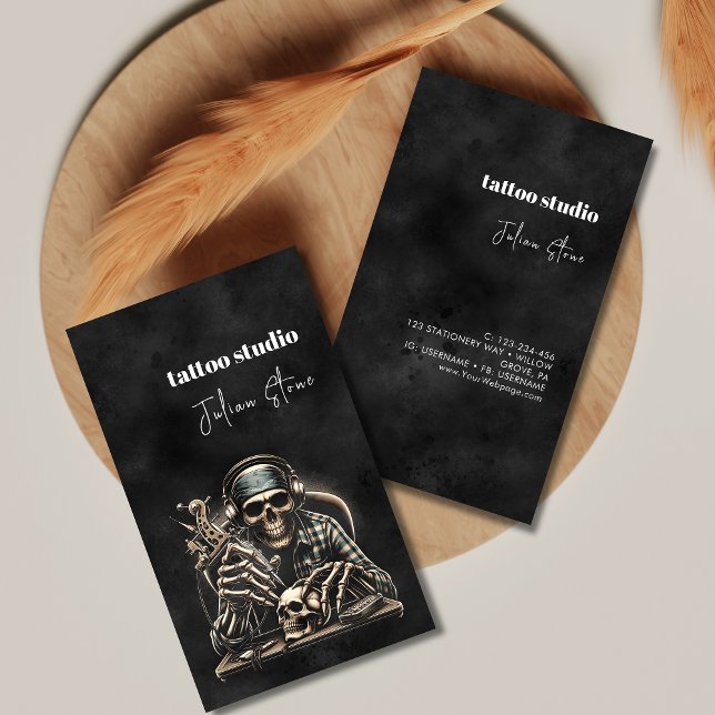 Tarjeta De Visita Estudio de tatuajes negros (Subido por el creador)