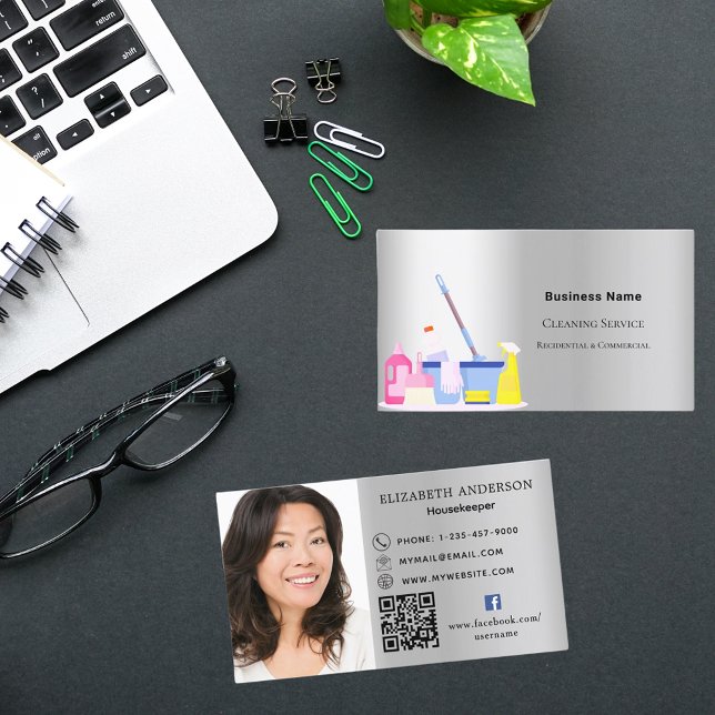 Tarjeta De Visita Foto de código QR plateado del servicio de limpiez (Subido por el creador)