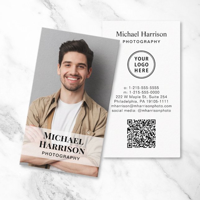 Tarjeta De Visita Foto del logotipo del código QR profesional (Make a lasting impression with this modern business card featuring your photo and scannable QR code)