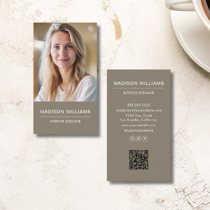 Tarjeta De Visita Foto Minimalista moderna QR Taupe de medios social