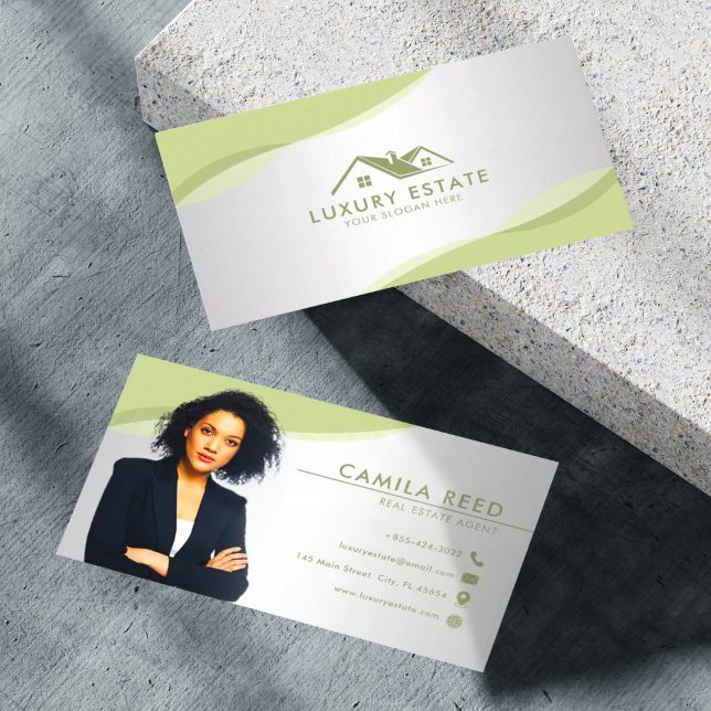 Tarjeta De Visita Foto profesional de agente inmobiliario verde y gr (Subido por el creador)
