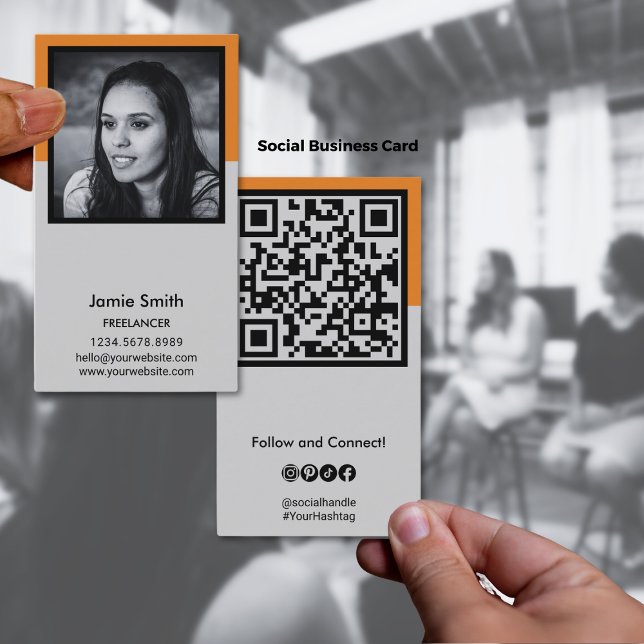 Tarjeta De Visita Foto retrato Código QR social Negro, Naranja y gri (Portrait Photo Social QR code Black, Orange & Gray Business Card)