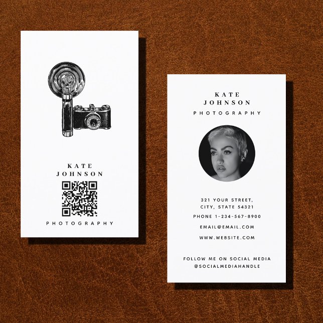 Tarjeta De Visita Fotografía de cámara de época Código QR en medios  (Subido por el creador)