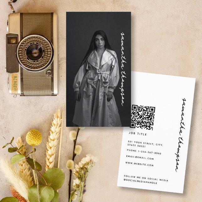 Tarjeta De Visita Fotografía profesional moderna con guiones de moda (Modern Trendy Script Professional Photography Business Card)