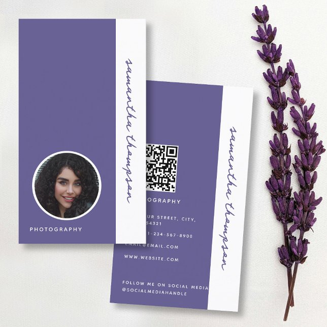 Tarjeta De Visita Fotografía profesional Purple Bold Script (Purple Bold Script Professional Photography Business Card)