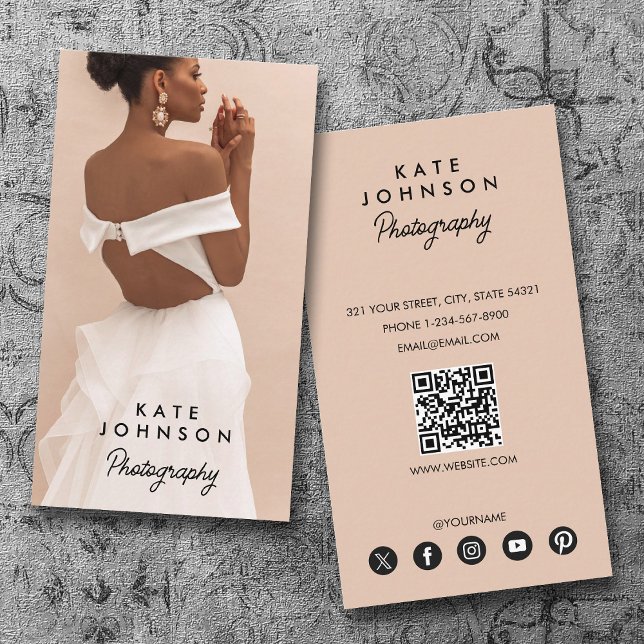 Tarjeta De Visita Fotografía simple y moderna de diseño con fotograf (Modern Stylish Full Photo Simple Photography Business Card)