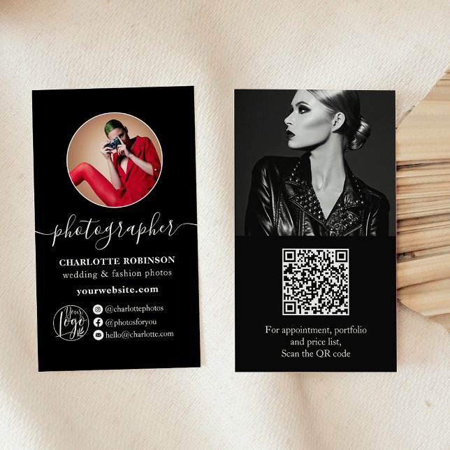 Tarjeta De Visita Fotógrafo de código qr con fotografía en blanco ne (Modern white black photo qr code logo photographer business card)