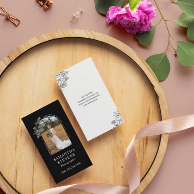 Tarjeta De Visita Fotógrafo del Arco Floral Blanco Negro dibujado a  (Subido por el creador)