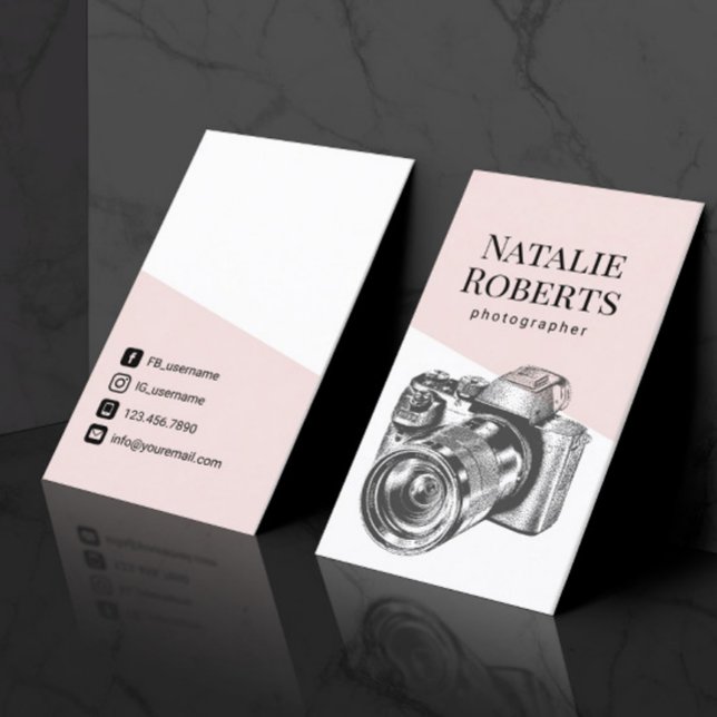 Tarjeta De Visita Fotógrafo Rubor con cámara rosa (Subido por el creador)