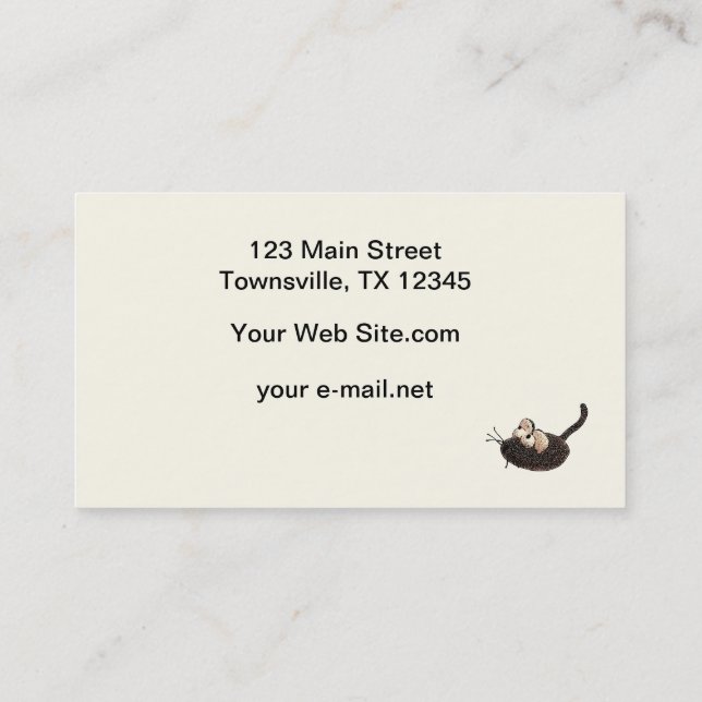 Tarjeta De Visita Gatito del dibujo animado con el ratón del juguete (Reverso)